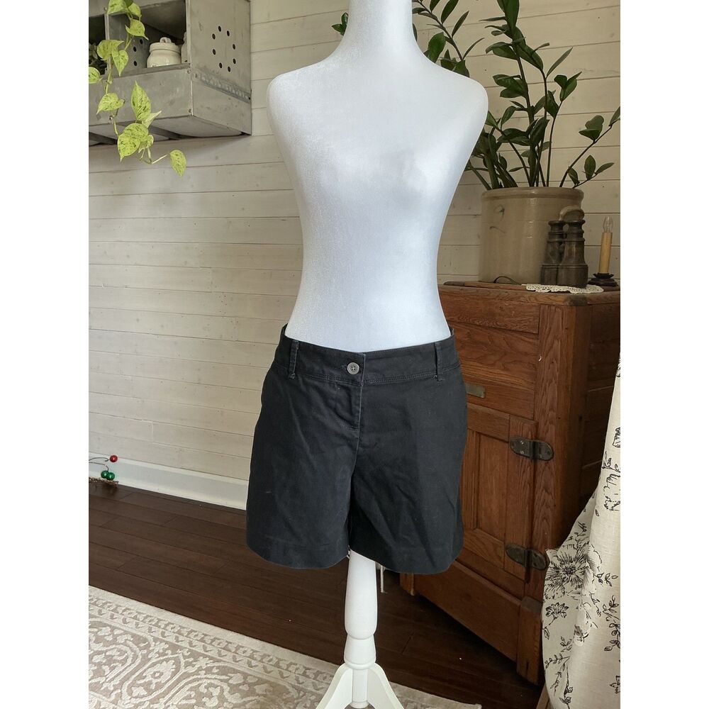 The Limited Black Bermuda Shorts Sz 10 Mid Rise Flat Front Casual Dress